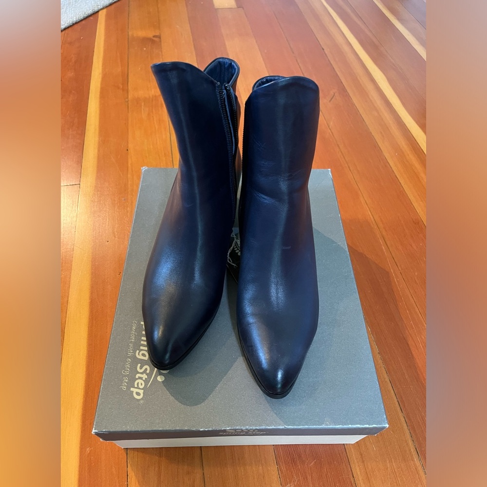 Spring Step Priscilla Women’s Ankle Boot, size 40